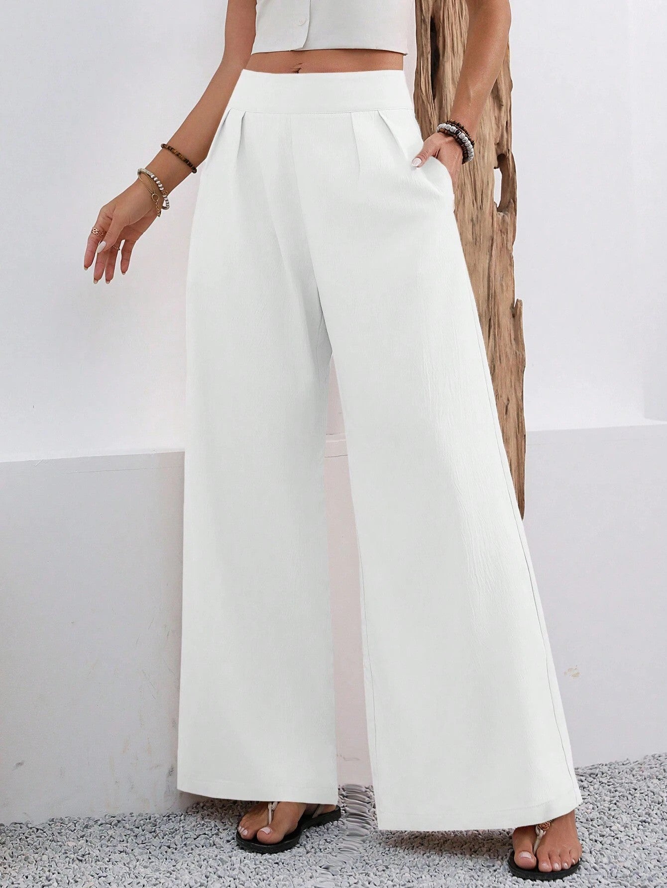 Pocketed Wide-leg Trousers