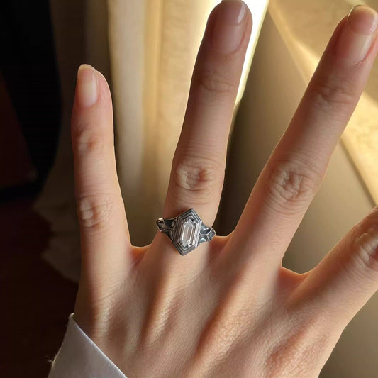 Fashionable Dark-style Artificial Rhombus Crystal Ring