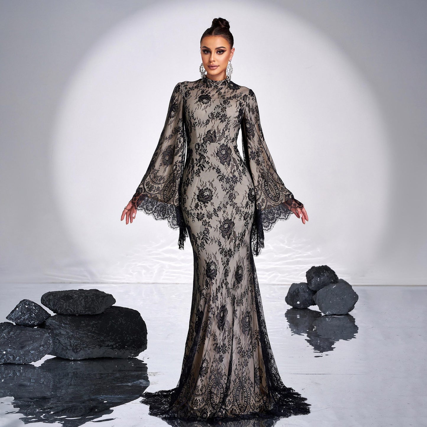 Long Sleeve Round Neck Lace Banquet Dress